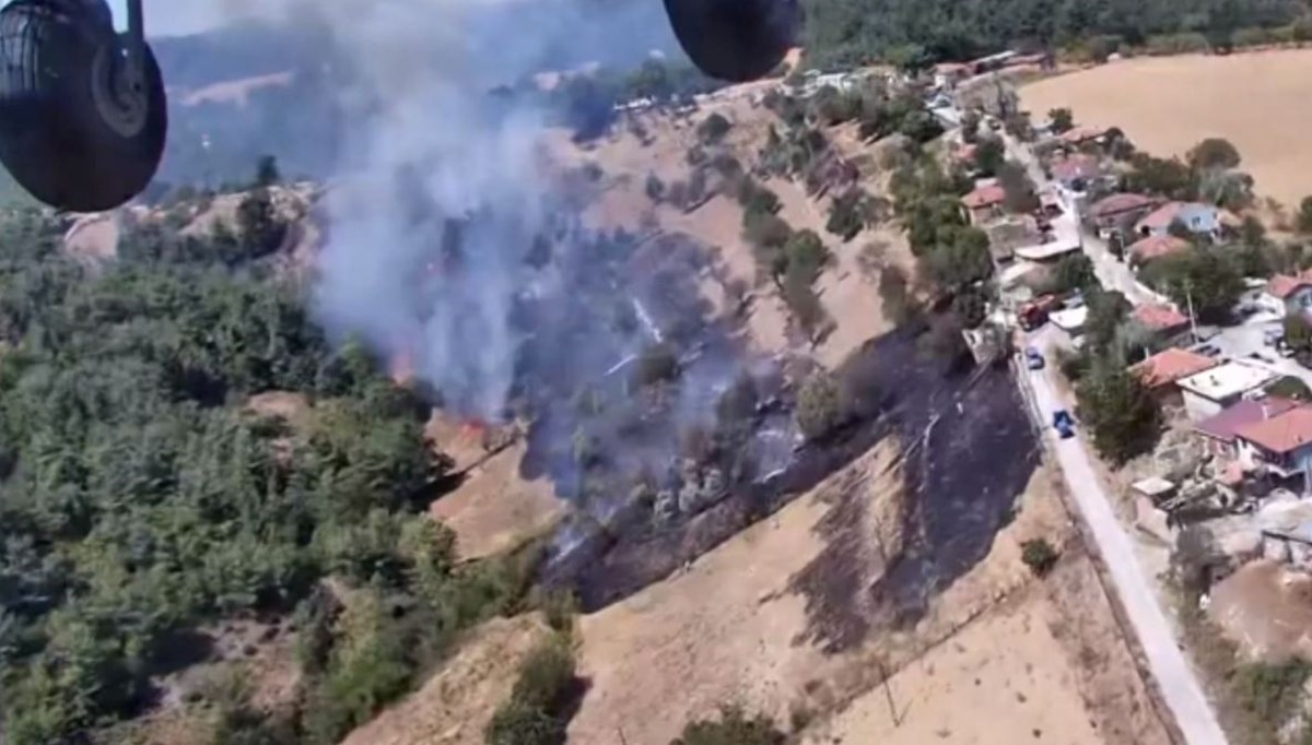 Çanakkale'de ekipler alevlerin arasında kaldı