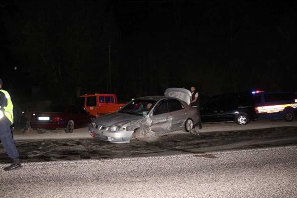 Çankırı'da iki otomobil çarpıştı: 7 kişi yaralandı - 1