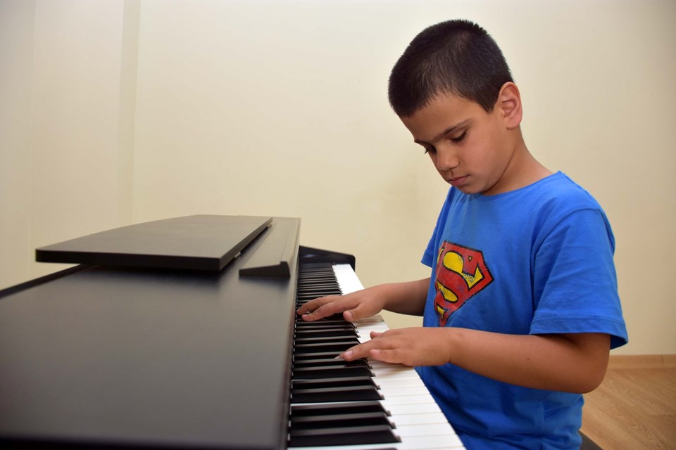 Doğuştan görme engelli 'kusursuz kulak' Bager, Fazıl Say ile piyano çalacak - 2