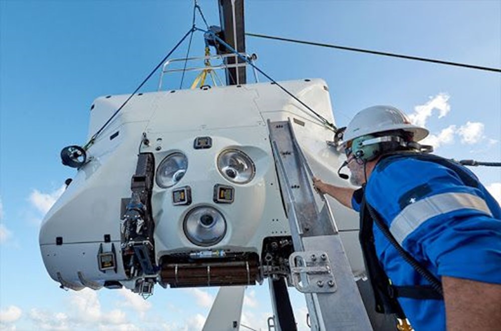 Uzayda yürüyen ilk ABD’li kadın astronot yeniden tarih yazdı - 12