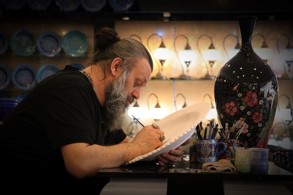 Çini ustası eserlerini resim ve gravürle zenginleştiriyor - 6