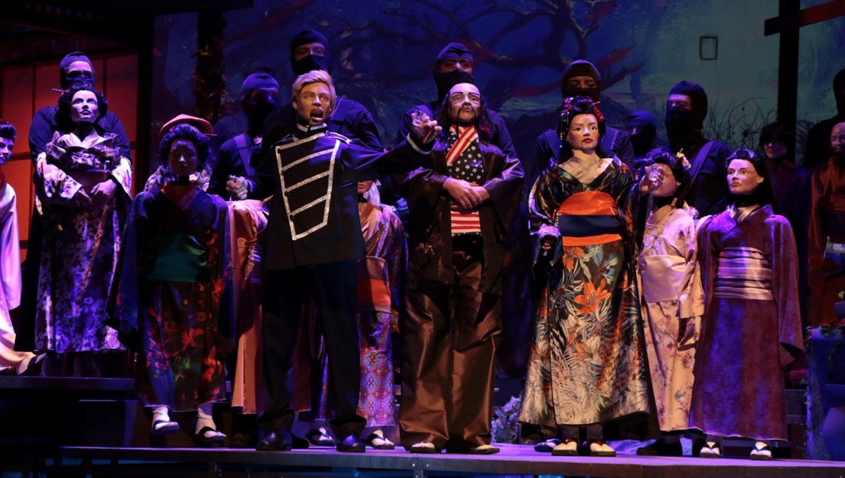 Türkiye'nin ilk kukla operası 'Madama Butterfly' seyirci karşısında