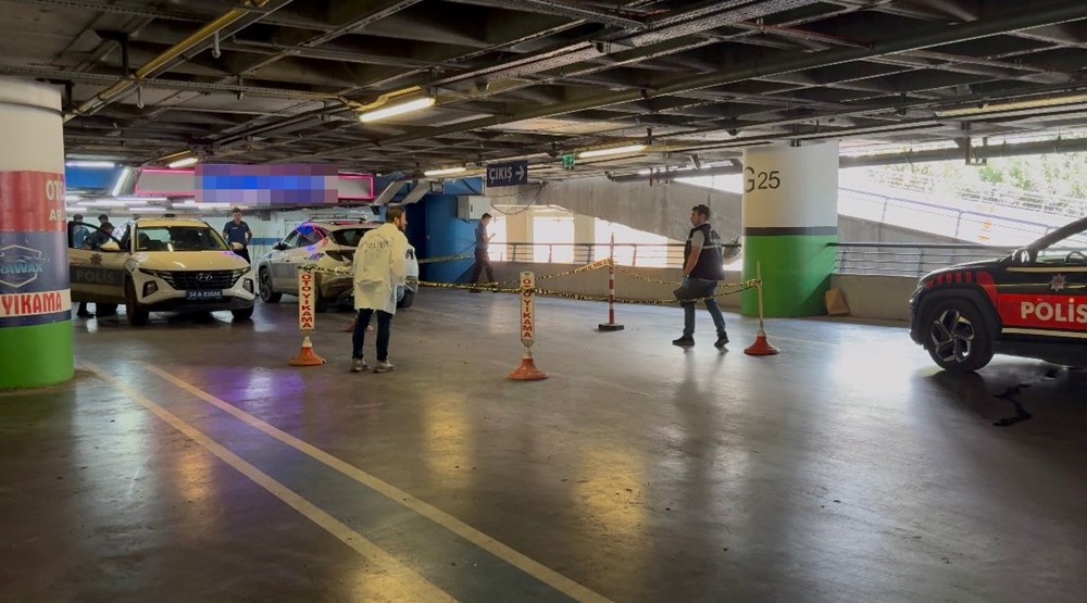 İstanbul'da AVM'de kurşun sesleri: Maskeli saldırgan otoparkta ateş açtı - 1