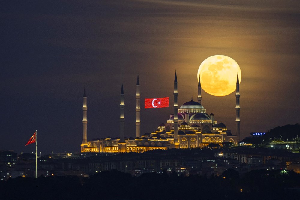 Türkiye'de Ay Işığı Büyüsü: Dolunay Manzaraları Ruhları Okşadı 78 MzCiEDXwc0Ghh8y6cBTNYg