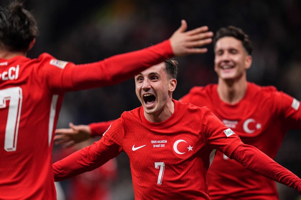 A Milli Takım'ın Macaristan zaferi sonrası hem övgü yağdı hem uyarı geldi: Aynen devam çocuklar | Aman Montella, dikkat - 10