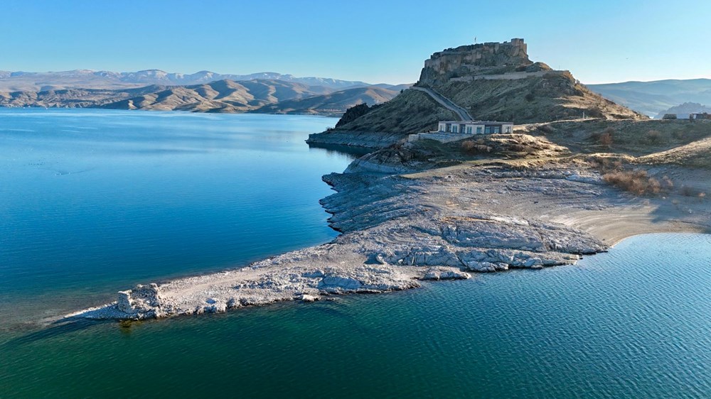 Tunceli'de sular çekilince ortaya çıktı: 2 bin 800 yıllık olduğu tahmin ediliyor - 2