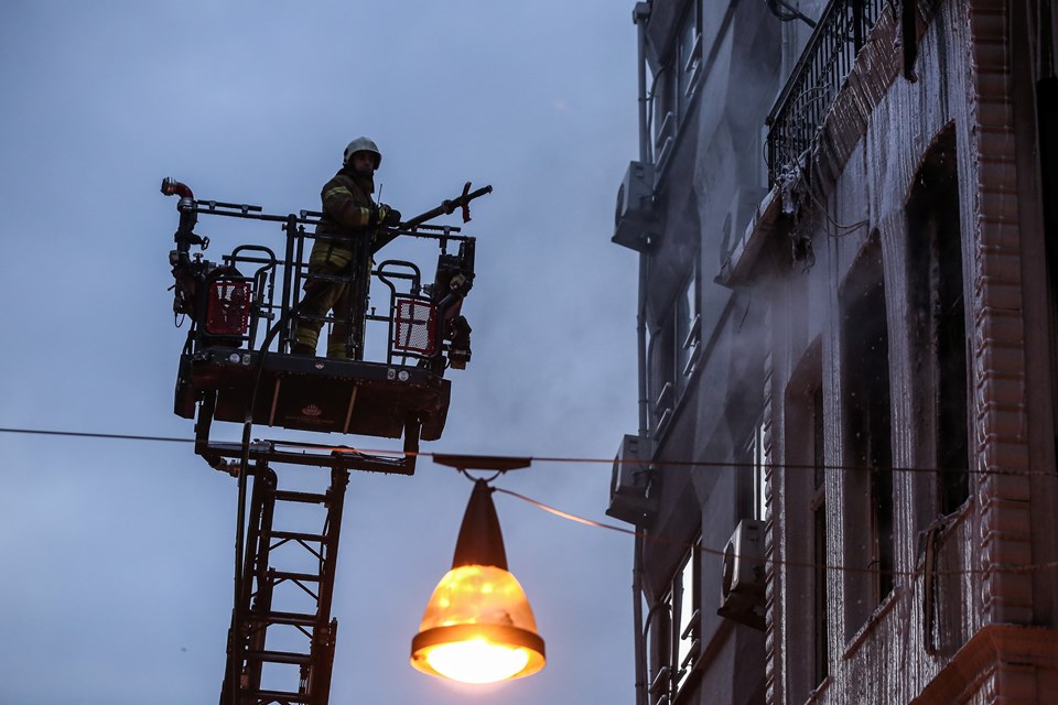 İstanbul Beyoğlu'nda otel yangını - 1