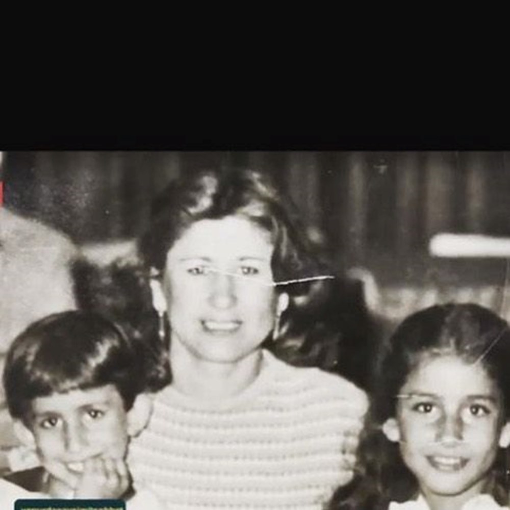 Dilan Çiçek Deniz geçmişe götürdü (Ünlülerin çocukluk ve gençlik halleri) - 205