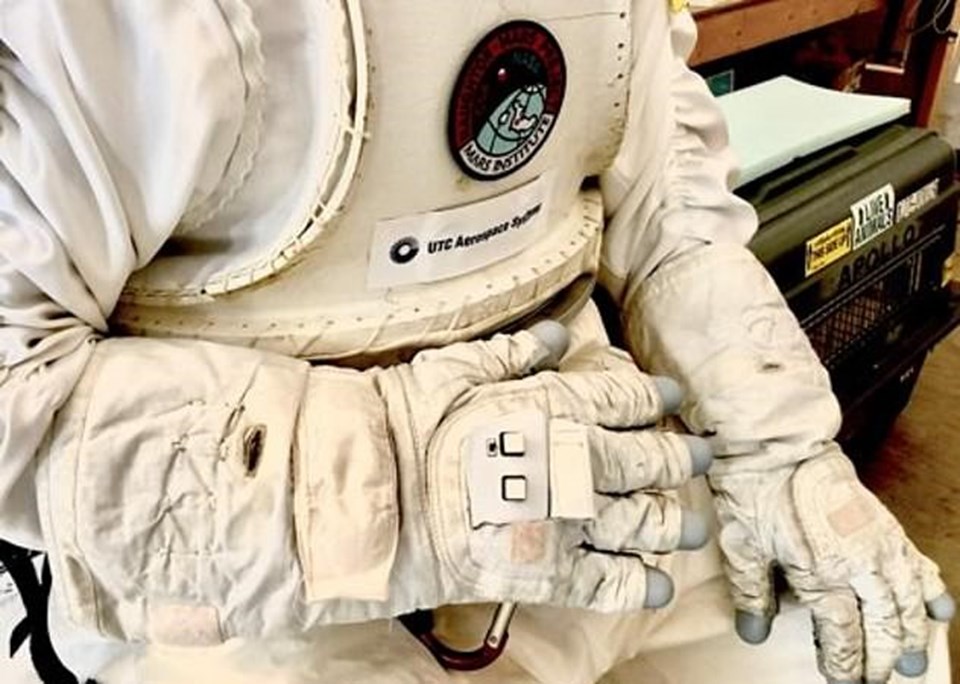 Astronotlar için akıllı eldiven geliştirildi - 1