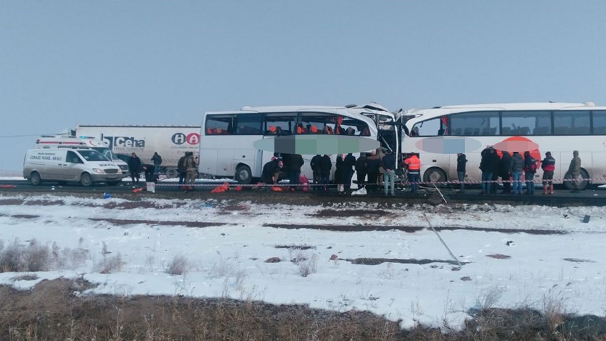 Igdir Da Iki Yolcu Otobusu Carpisti 8 Olu Ntv