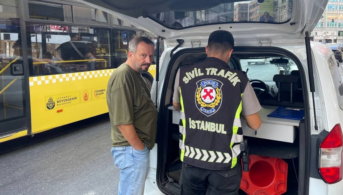 Kadıköy'de yayalara yol vermeyen sürücülere ceza