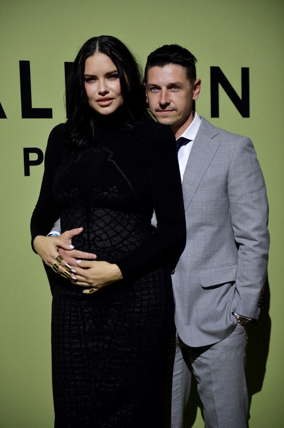 Bebek bekleyen Adriana Lima'dan hamilelik pozu - 1