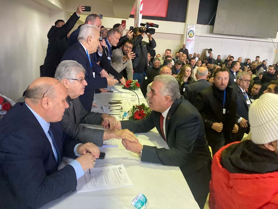Başkanın maaşı salonu karıştırdı: Üyeler yumruklaştı, maaşta 60 bin lira indirim yapıldı - 3