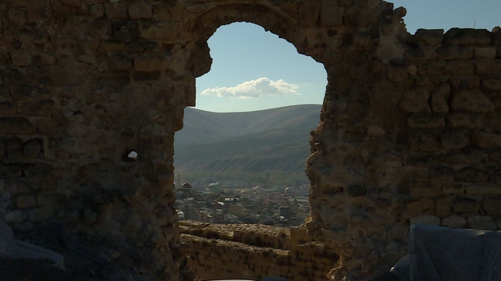 Bayburt Kalesi'nde tarihi kalıntı ve eserlere ulaşıldı - 9