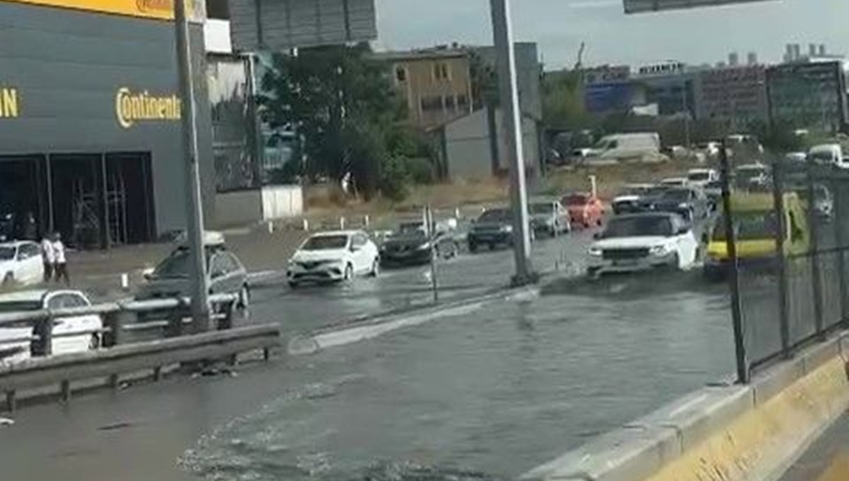 Ankara’da sağanak: Yollar göle döndü