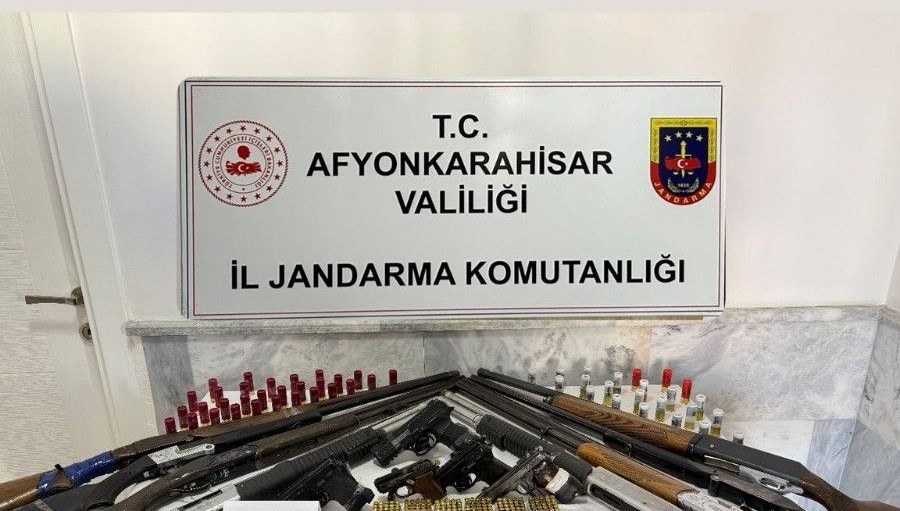 Jandarmadan ruhsatsız silah operasyonu: 6 gözaltı