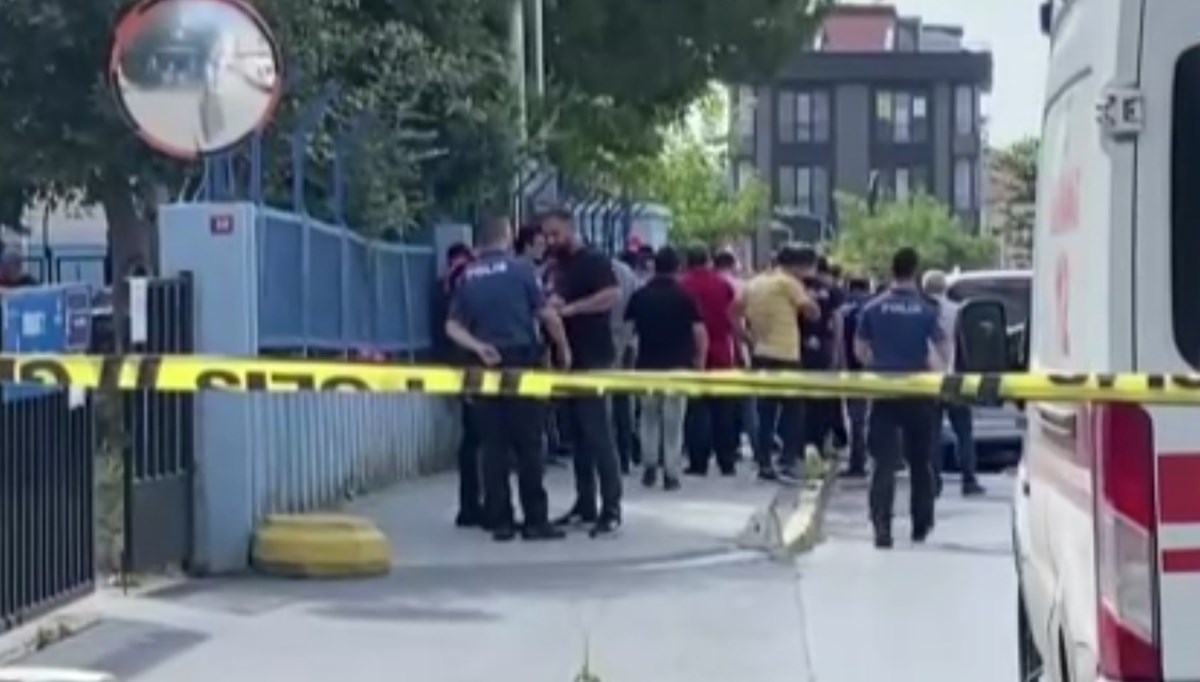 İstanbul'un göbeğinde iki grup arasında silahlı çatışma İstanbul'un göbeğinde iki grup arasında silahlı çatışma