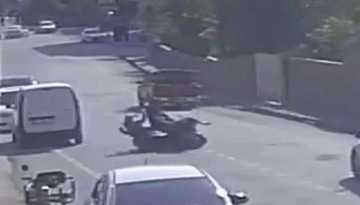 İki motosiklet kafa kafaya çarpıştı: Üç yaralı İki motosiklet kafa kafaya çarpıştı: Üç yaralı