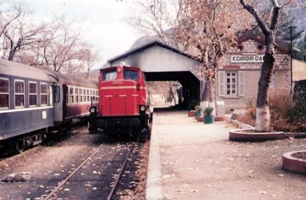 Kurtuluş Savaşı'nın sembollerinden Eğirdir Tren Garı restorasyon bekliyor - 7