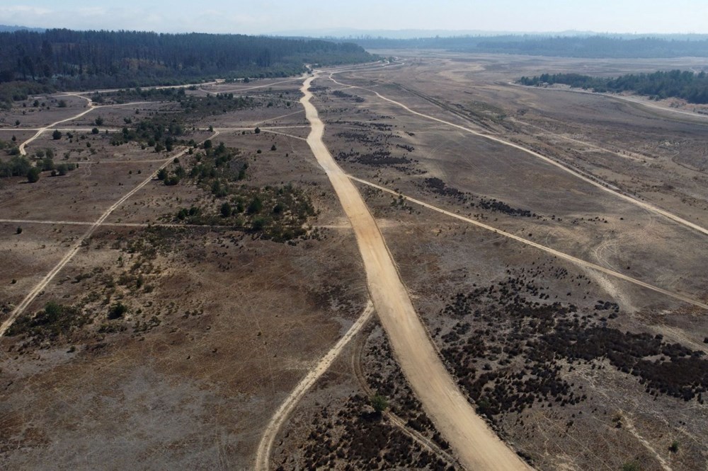 Aşırı kuraklık Şili’deki devasa gölü çöle çevirdi: Küresel ısınmanın ölümcüllüğünü gözler önüne seren fotoğraflar - 7