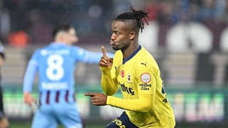 Fenerbahçe'de Batshuayi, Semih Şentürk'ü yakaladı