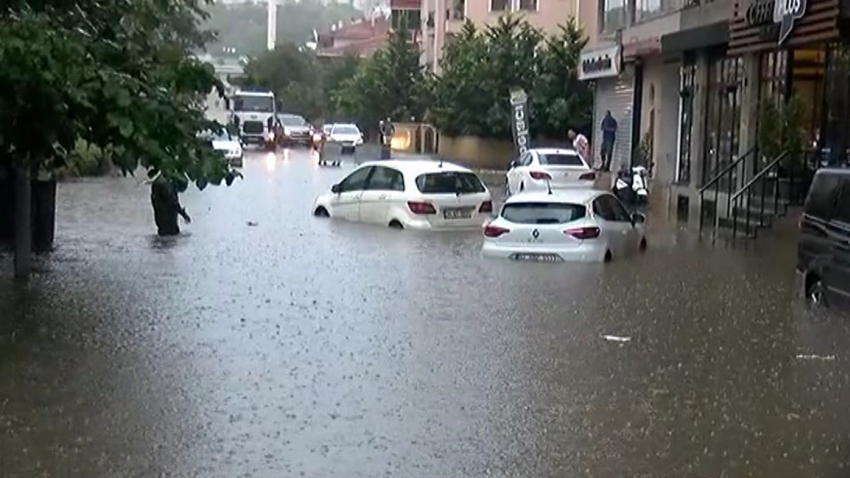 İstanbul'da kuvvetli sağanak (İstanbul ve Ankara dahil 17 il için sağanak ve dolu uyarısı) - 1