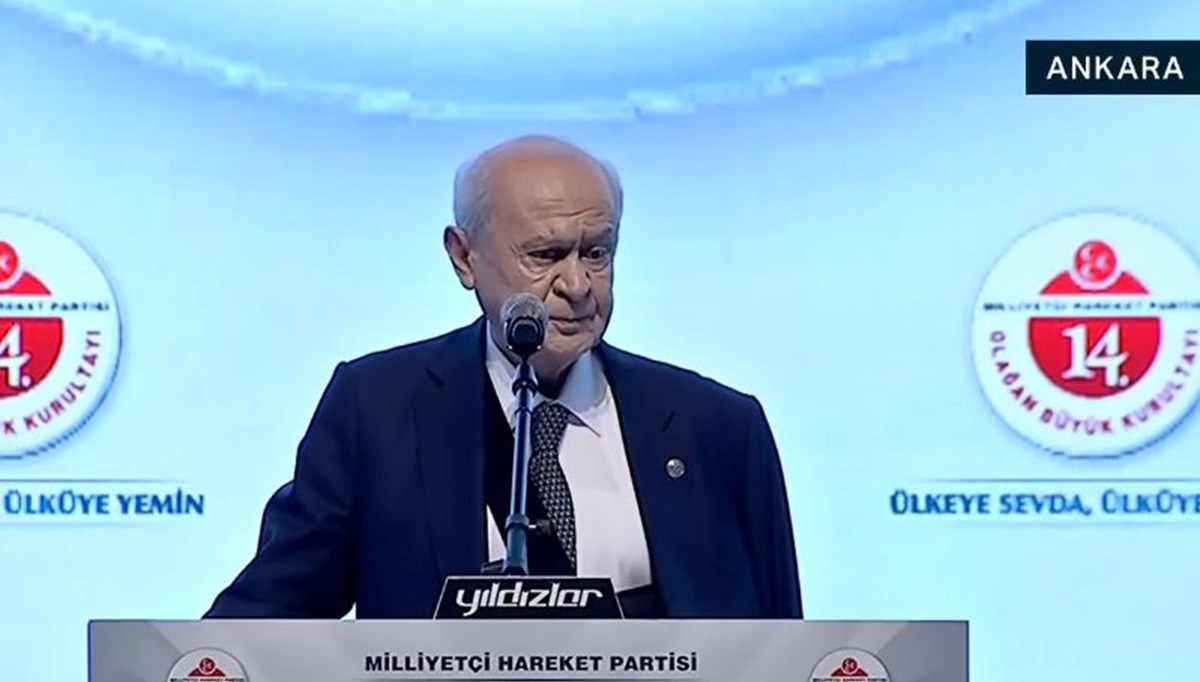 MHP'de büyük kurultay günü | Devlet Bahçeli'den Cumhurbaşkanı Erdoğan'a: Ayrılamazsın, Türk milletini yalnız bırakamazsın