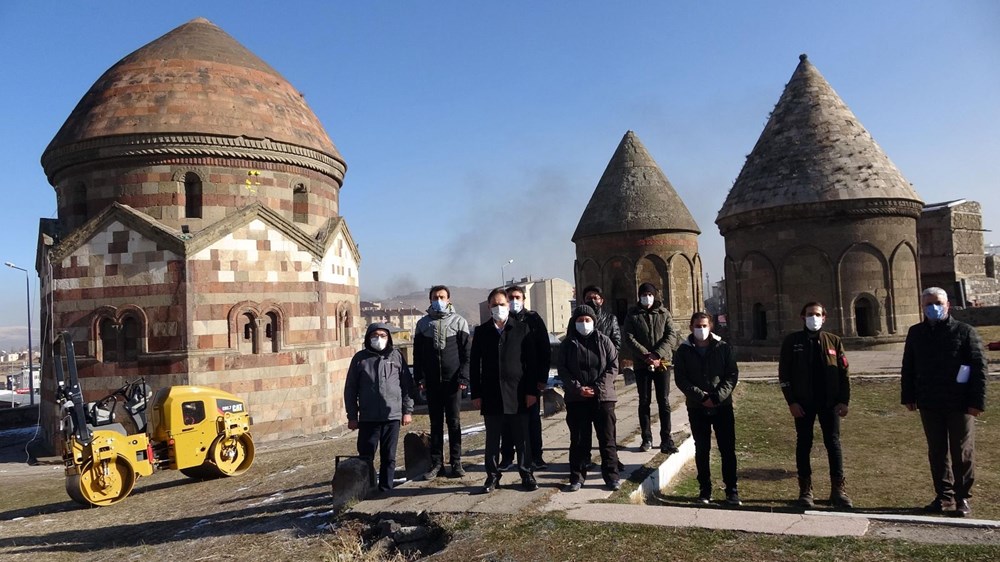 800 yıllık Üç Kümbetler'in hareketliliği sensörlerle inceleniyor - 7