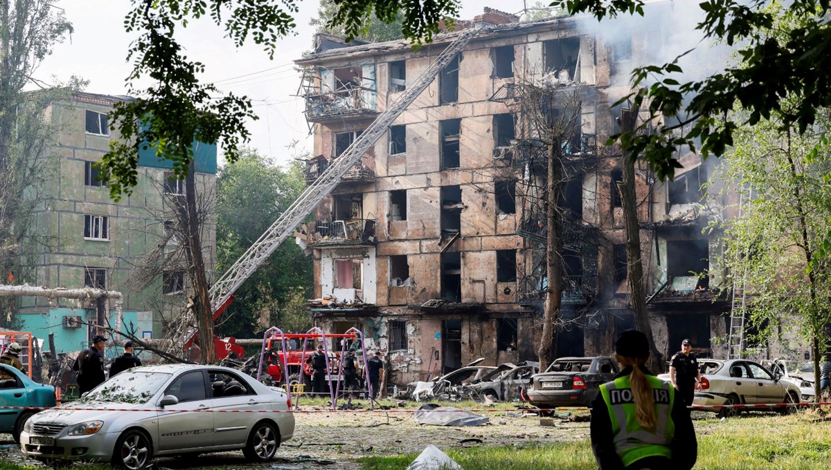 Rusya'dan Ukrayna'ya füzeli saldırı: En az 3 ölü Rusya'dan Ukrayna'ya füzeli saldırı: En az 3 ölü