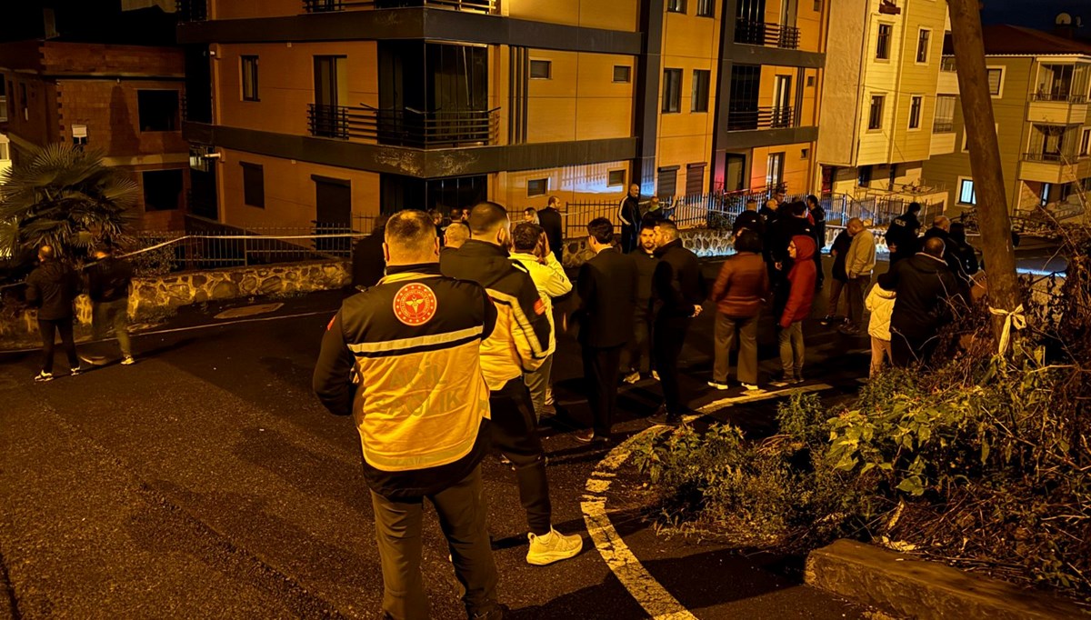 Ordu’da çatlaklar oluşan 2 bina mühürlendi Ordu’da çatlaklar oluşan 2 bina mühürlendi