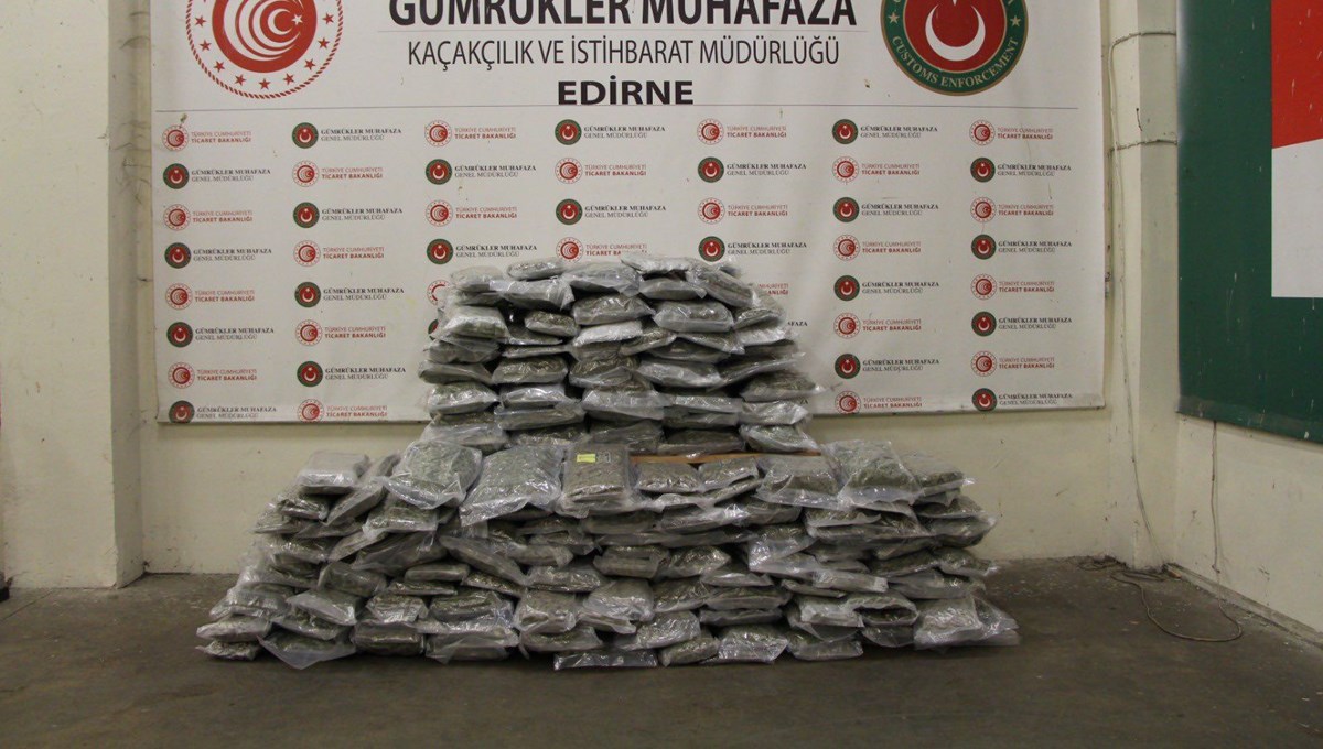Kapıkule'de 95 milyon liralık 220 kilo esrar ele geçirildi Kapıkule'de 95 milyon liralık 220 kilo esrar ele geçirildi