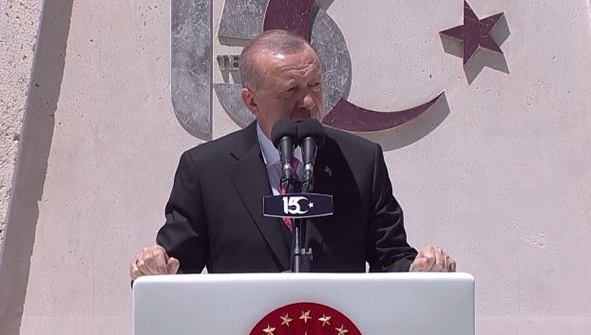 Cumhurbaşkanı Erdoğan: 15 Temmuz gecesi tankları durduran cesaret abidelerinin hakkını ödeyemeyiz