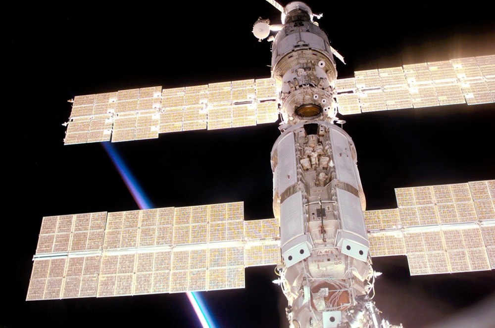 Russian cosmonauts discover new cracks on International Space Station - 9