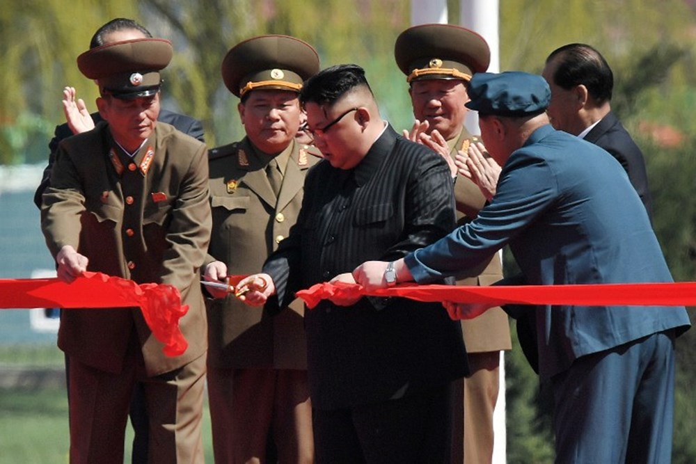 Kuzey Kore lideri Kim Jong Un "büyük gün"de sahneye çıktı - 1