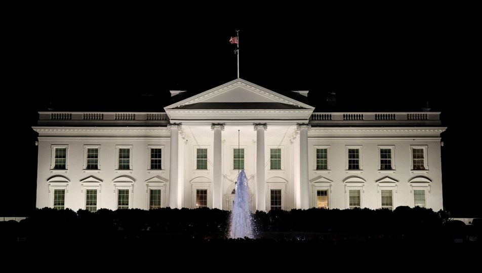 Trump Midas sendromu yaşıyor. Beyaz Saray'ı altınla doldurmaya devam ediyor: