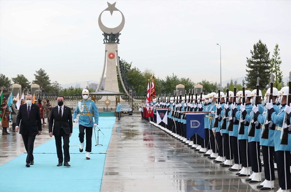 Cumhurbaşkanı Erdoğan: Türkiye-Azerbaycan-Gürcistan iş birliğine varız - 2