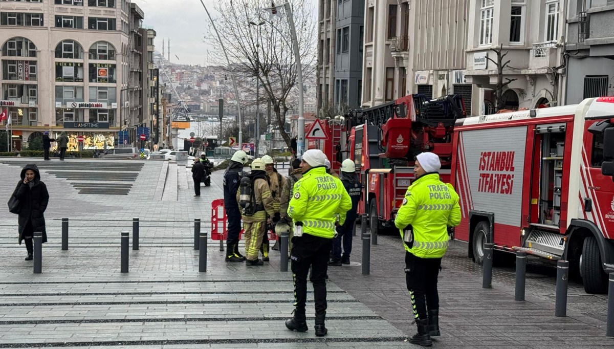 Beyoğlu Vergi Dairesi'nde yangın