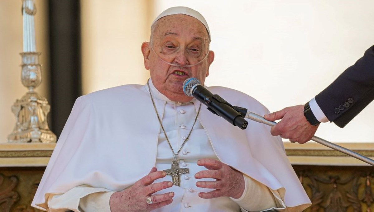Papa'dan sürpriz: Vatikan'da konuştu