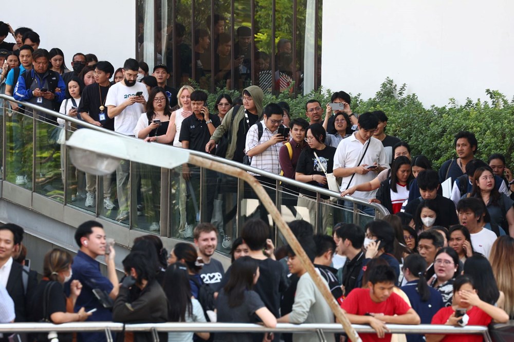 Myanmar'da 7.7 büyüklüğünde deprem! Gökdelenler yıkıldı, yollar yarıldı, işçiler enkaz altında - 5