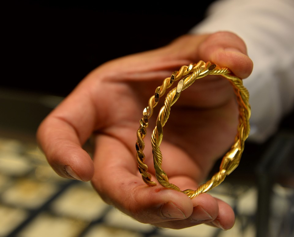 Suriye altınına dikkat, düğünlerde hediye olarak takılıyor - 2