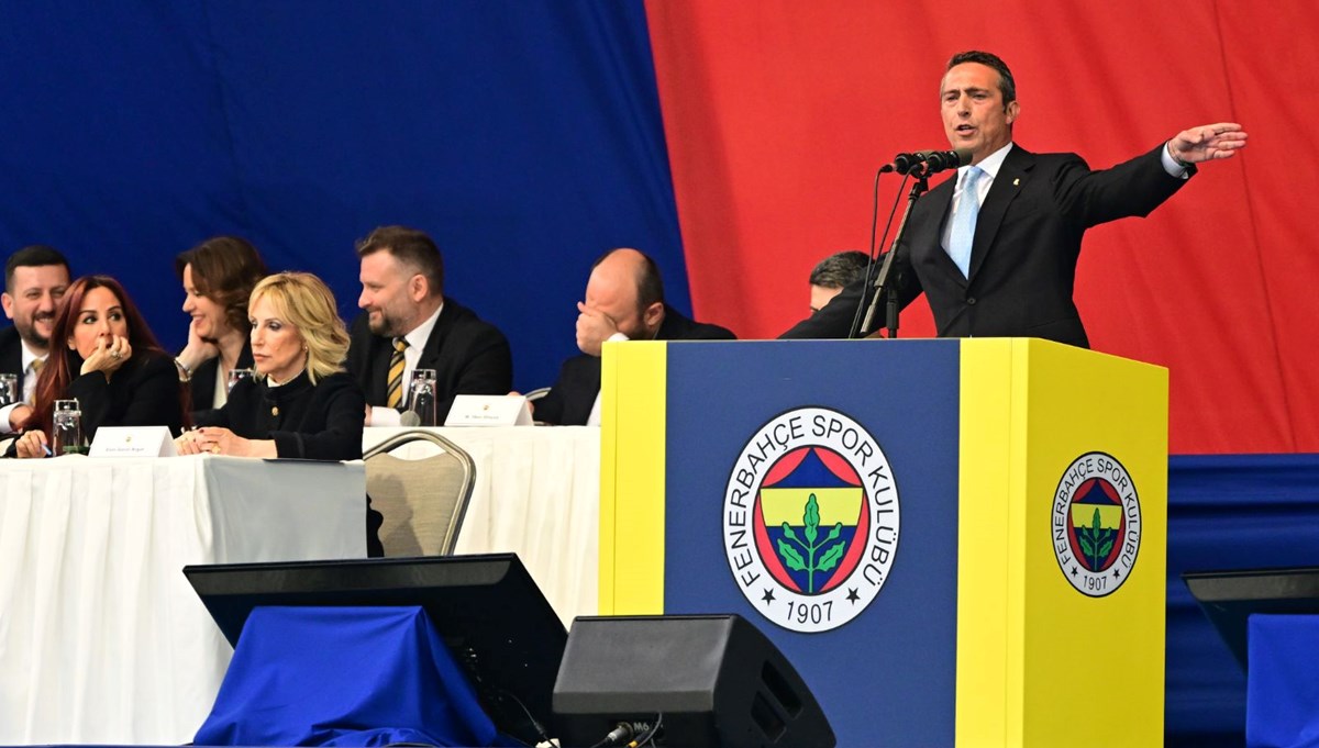 Fenerbahçe'de tarihi kongre | Ali Koç: Ligden çekilme opsiyonumuzu masadan kaldırıyoruz Fenerbahçe'de tarihi kongre | Ali Koç: Ligden çekilme opsiyonumuzu masadan kaldırıyoruz