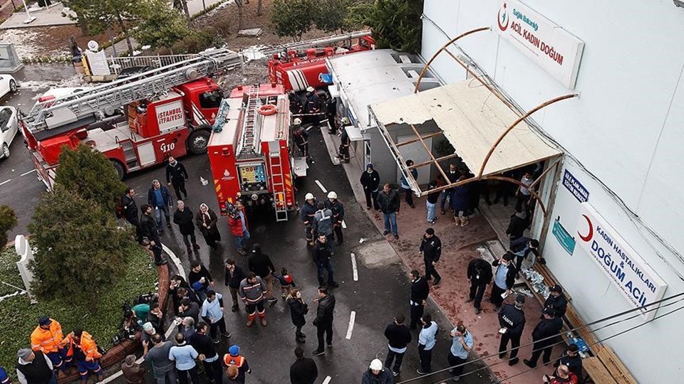 Şişli Etfal Hastanesi'ndeki yangın söndürüldü - 1