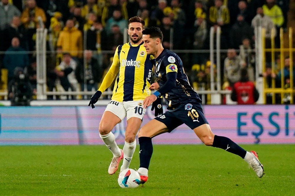 Süper Lig'de zirve takibi: Fenerbahçe 3 puanı 3 golle aldı - 4