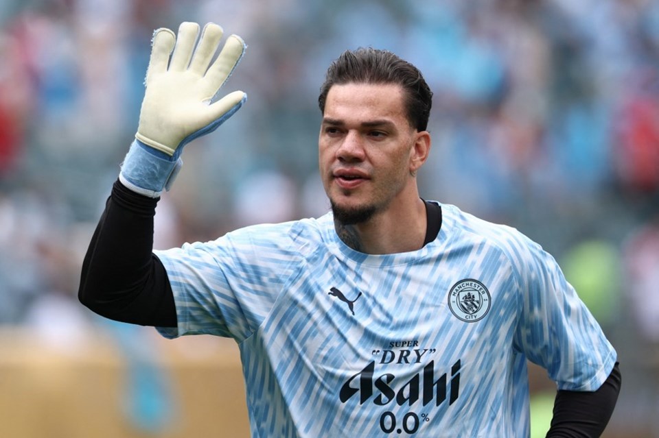 NE1CLvgMRU2AtkKmkXtlzQ Hem tutuyor hem attıryor, Galatasaray için geliyor: City'nin 40 milyon euro ödediği Ederson bavulunu topladı