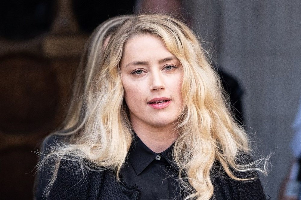 Amber Heard kovulmadım mesajı verdi - 1
