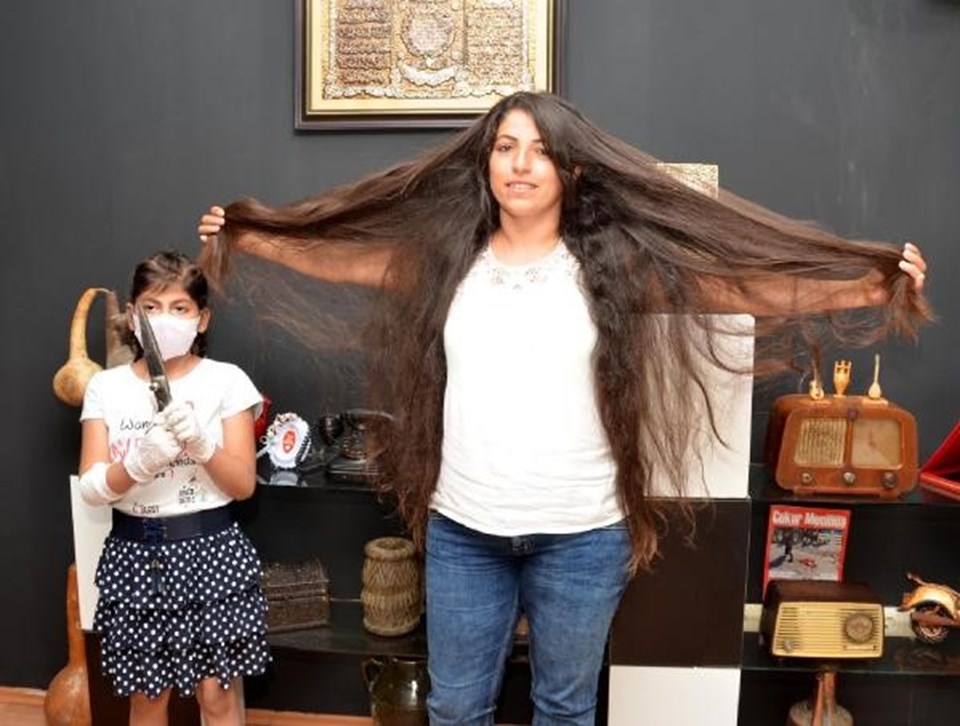 10 yıldır uzattığı saçını lösemi hastası çocuklara bağışladı - 1
