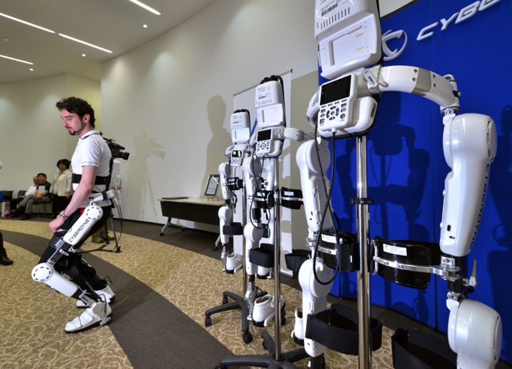 Экзоскелет xos 2. Экзоскелет xos 2. Hal 5 экзоскелет. Экзоскелет для грузчиков в японии. Экзоскелет hal.