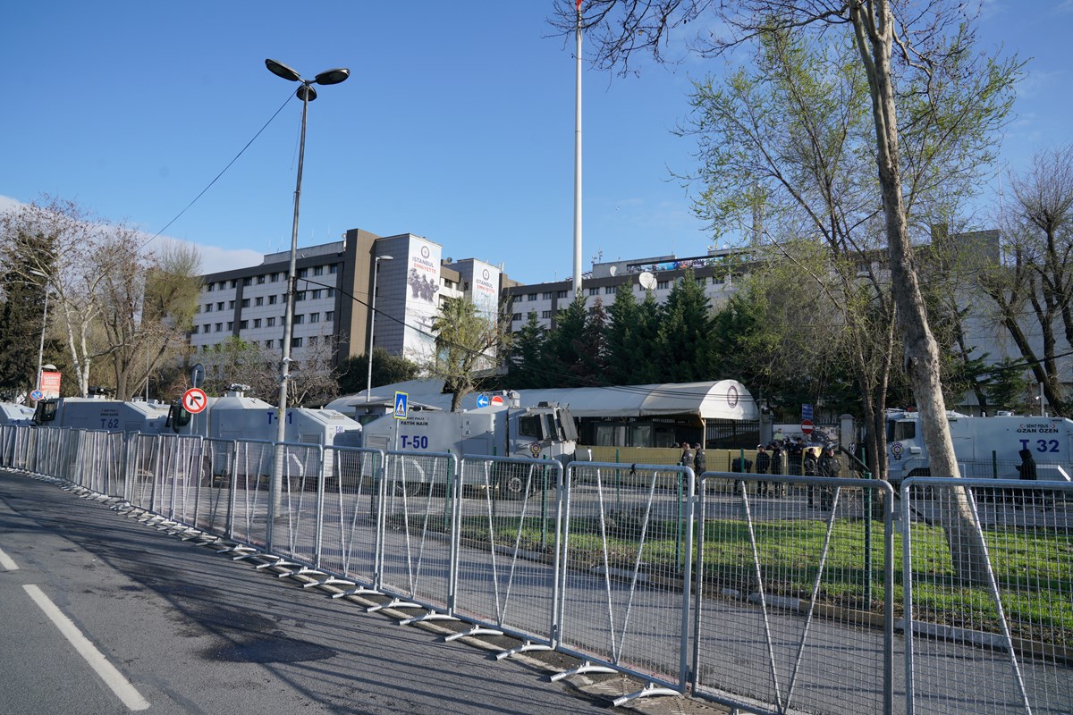 Vatan Caddesi’nde dün sabahtan bu yana geniş güvenlik önlemleri alınmış durumda