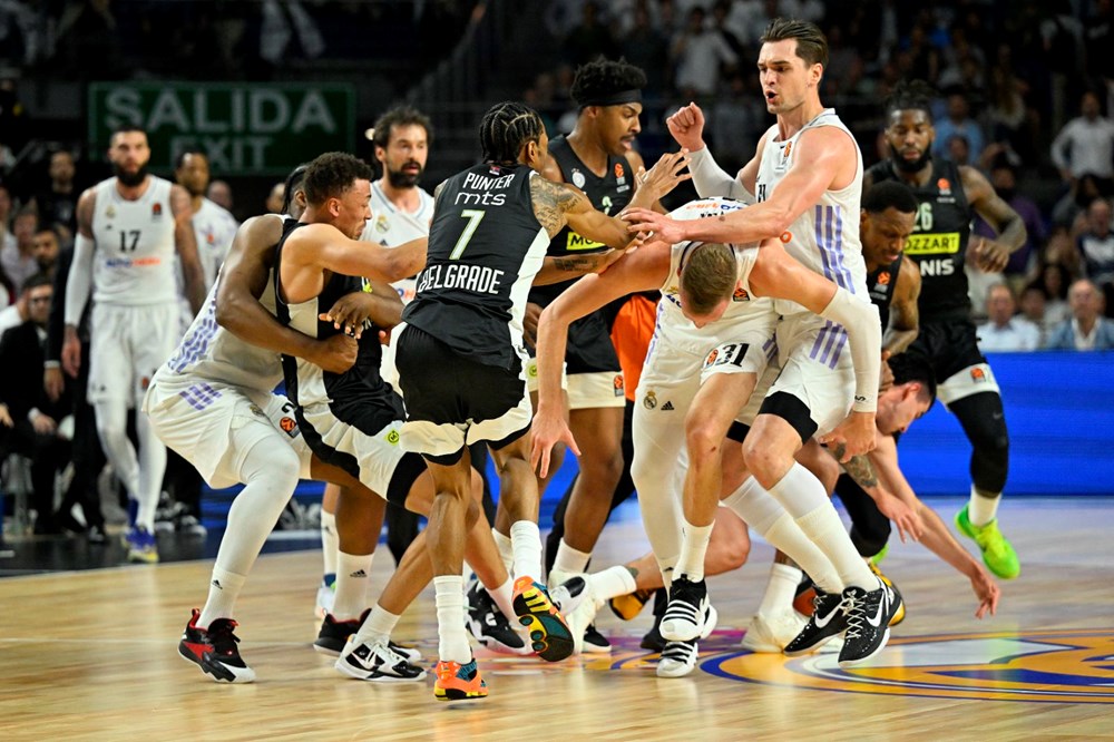 Madrid'de olaylı gece: Real Madrid-Partizan maçında yumruk yumruğa kavga - 21