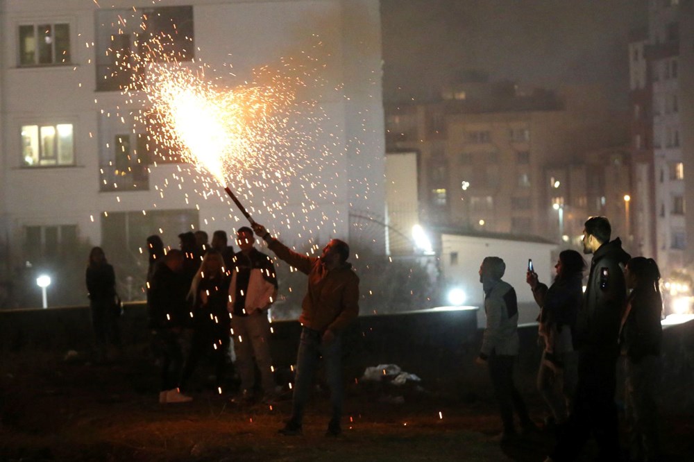 İran'da "Çarşamba Suri" kutlamaları: 14 kişi hayatını kaybetti 3 bin 250 kişi yaralandı - 8